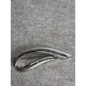 Vintage Sarah Coventry Abstract Leaf Brooch Silvertone 2.5 inches